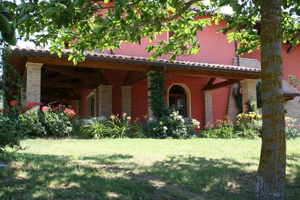 Villa Agriturismo La Rosa Tea Urbania Exterior foto