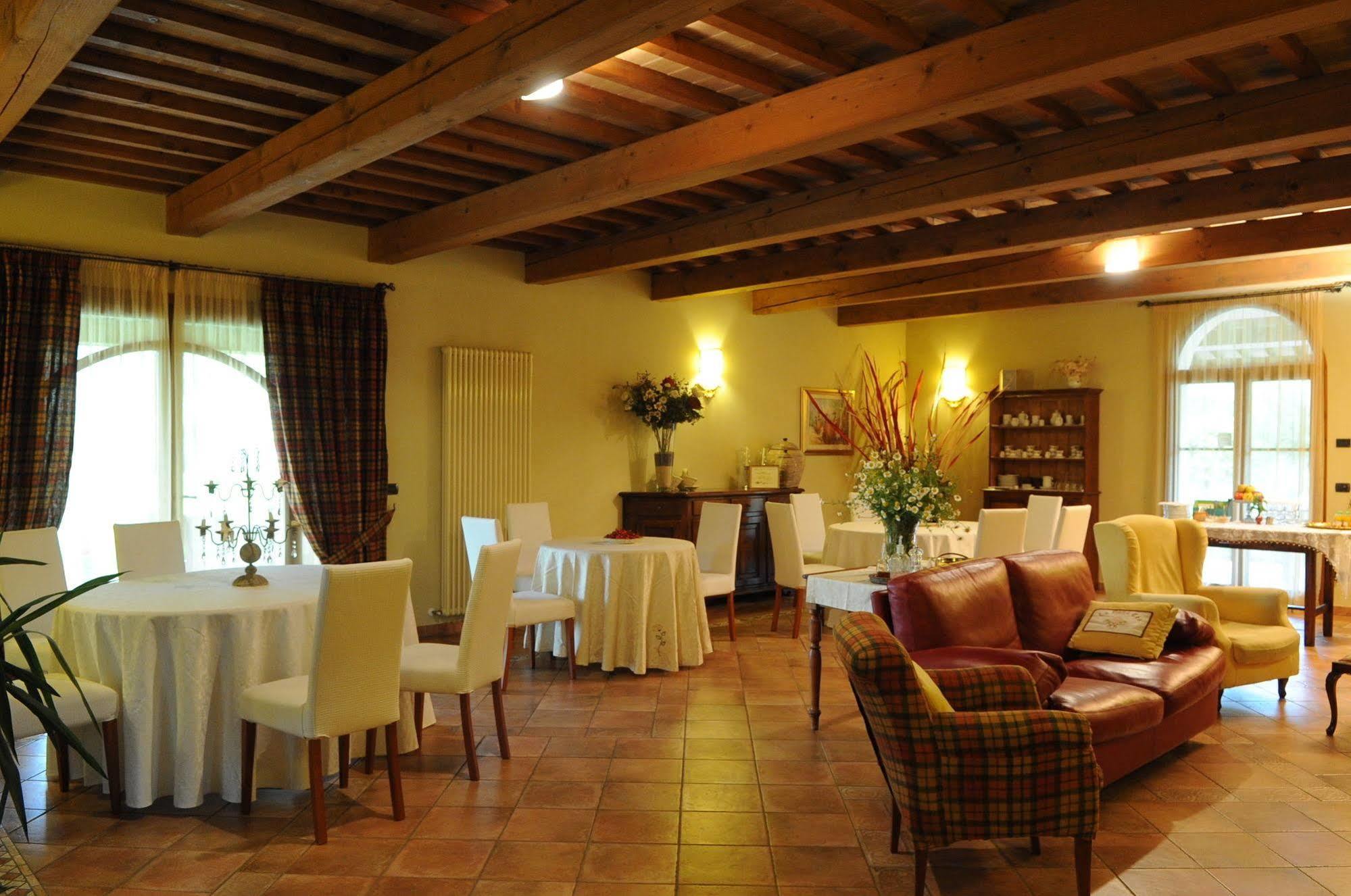 Villa Agriturismo La Rosa Tea Urbania Exterior foto