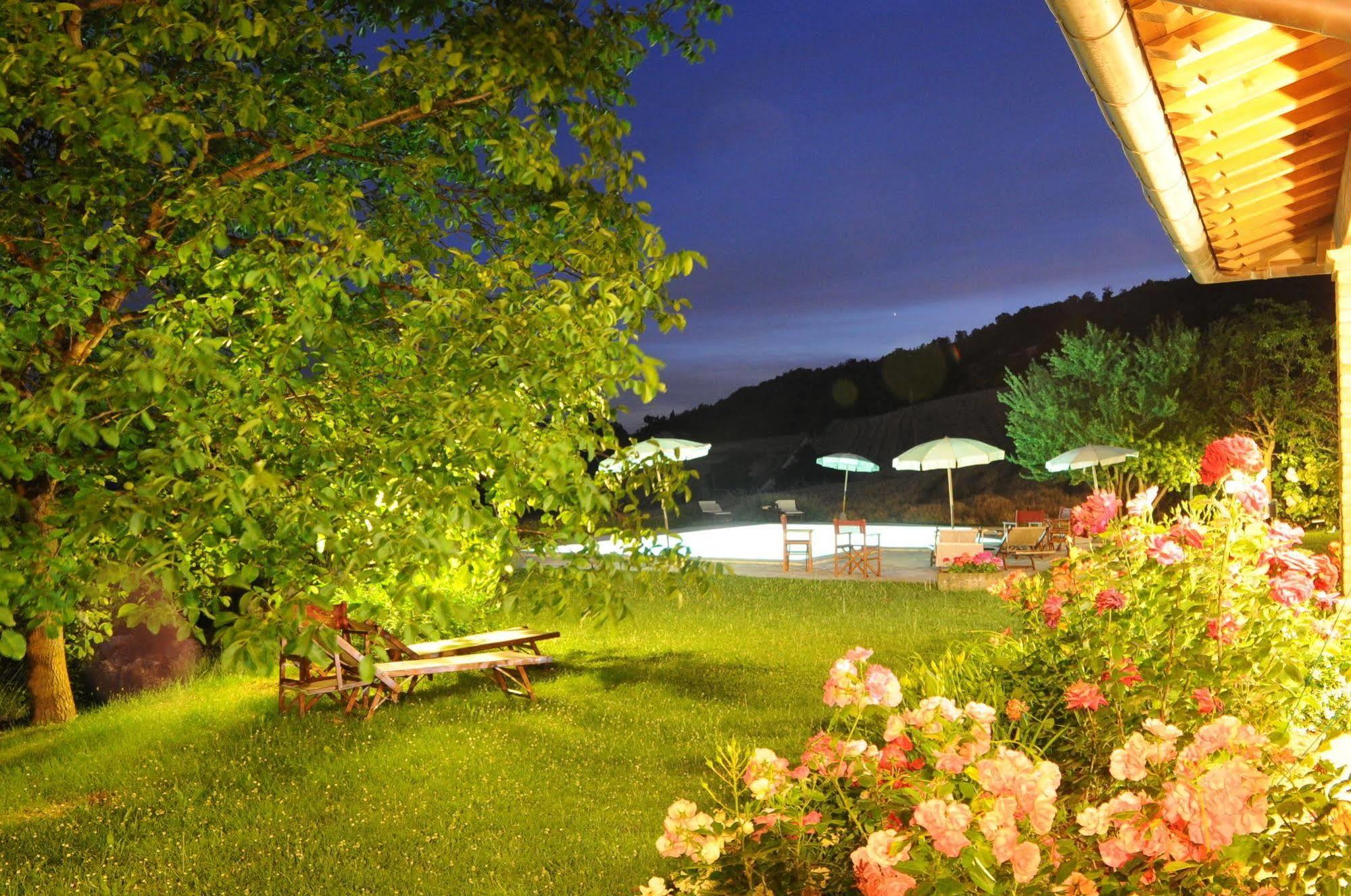 Villa Agriturismo La Rosa Tea Urbania Exterior foto